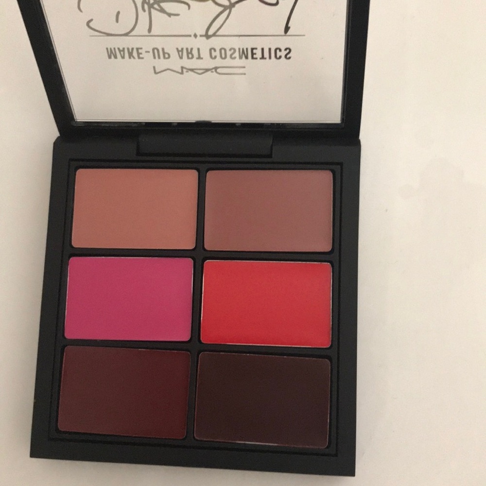 💥M.A.C Cosmetics Diane Kendal lip palette - Picture 2 of 3